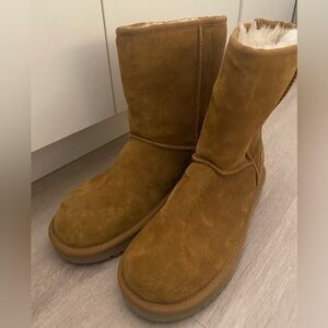Koolaburra UGG Boots Chestnut Color